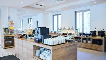 Desayuno buffet diario (JPY 2500 por persona)