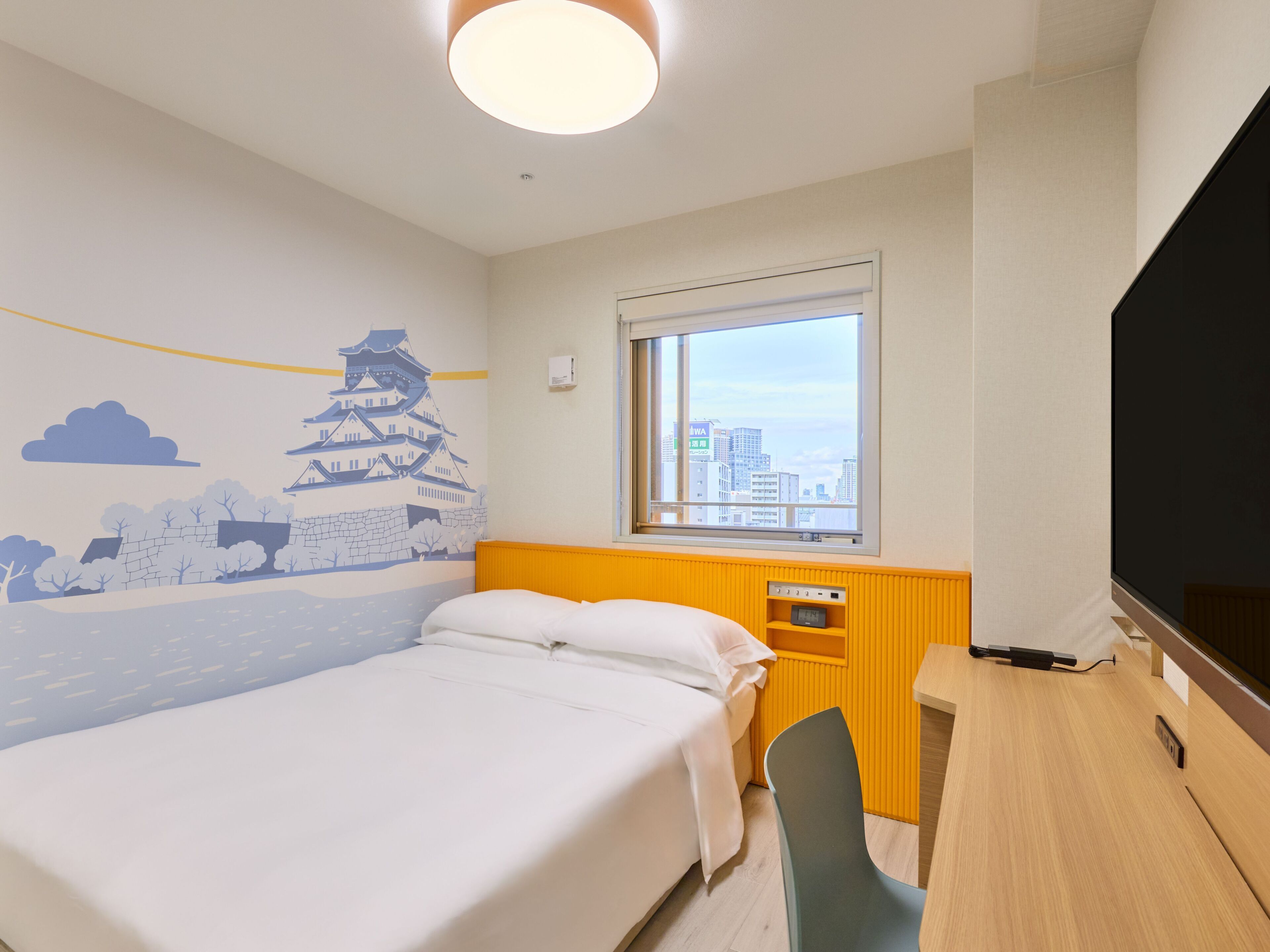 Desk, laptop workspace, free WiFi, bed sheets