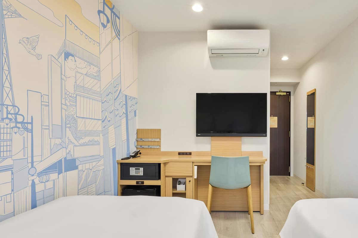 Quarto duplo luxo | Escrivaninha, espaço de trabalho para notebook, Wi-Fi de cortesia