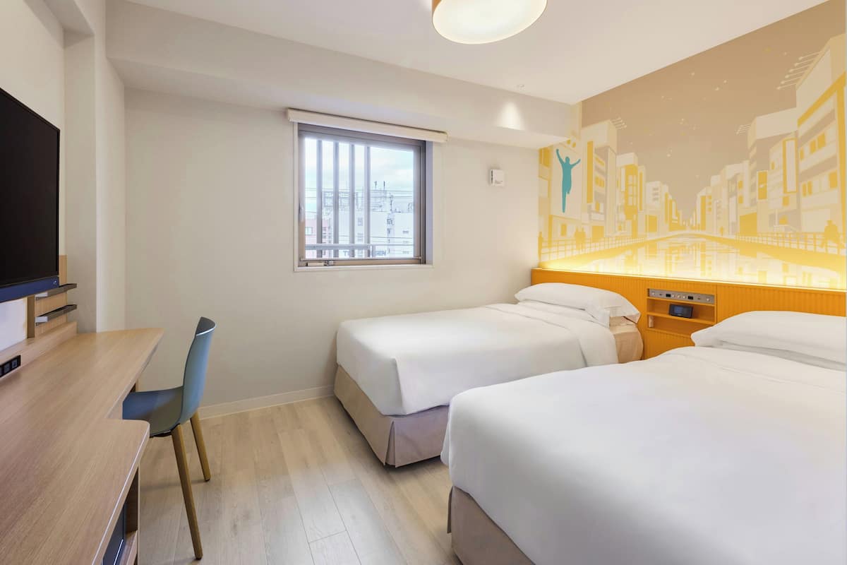 高级房 | 办公桌、笔记本电脑工作区、免费 WiFi、床单