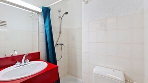 Shower - SABAUDIA SBA4 MOUNTAIN & NATURE 4 Pers. (Châtel)