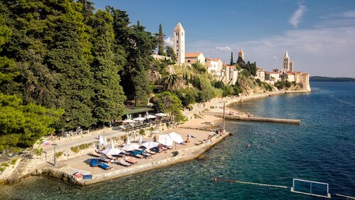 Luxury Villa Mer pool apartman by Villas Guide