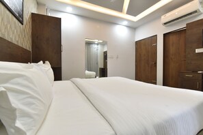 Deluxe Room | Free WiFi - Ricch Hotels (Jaipur)