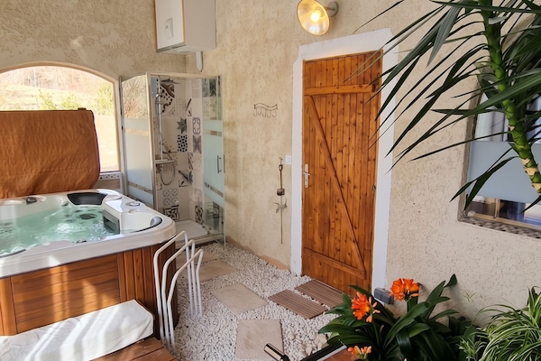 Indoor spa tub