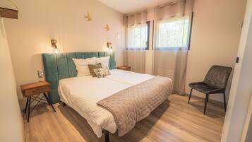 Soundproofing, iron/ironing board, free WiFi