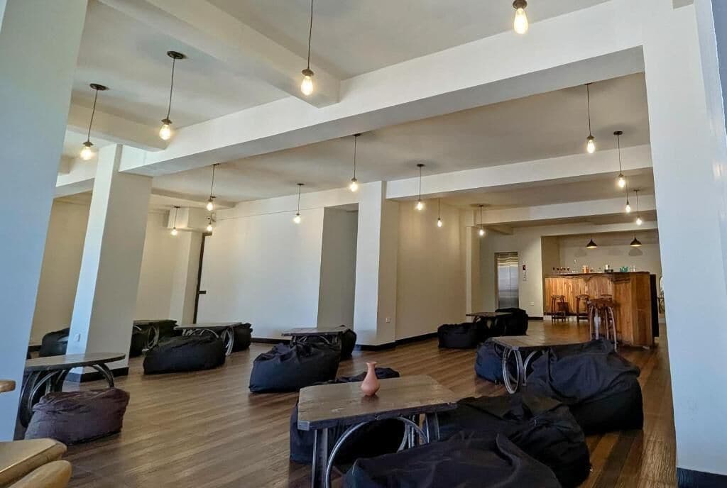 客室内のダイニングエリア