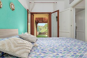 Bed sheets - Holiday Home 'Villetta Via Tempio' with Private Terrace, Private Garden and Air Conditioning (San Teodoro)
