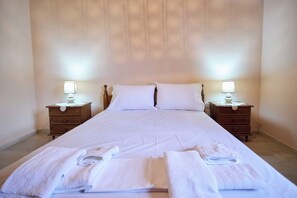 2 dormitorios, escritorio, tabla de planchar con plancha y wifi gratis