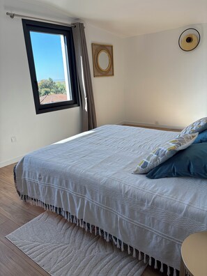 1 bedroom, free WiFi, bed sheets - Bellis, a breathtaking view of the Gironde estuary and the port of Mortagne. (Mortagne-sur-Gironde)