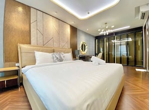 Egyptian cotton sheets, premium bedding, down duvets