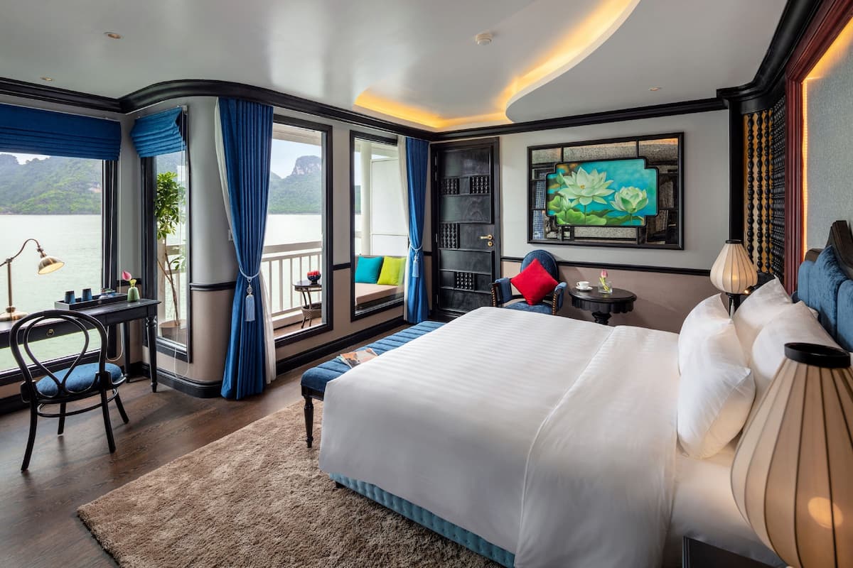 In-room safe, desk, laptop workspace, soundproofing