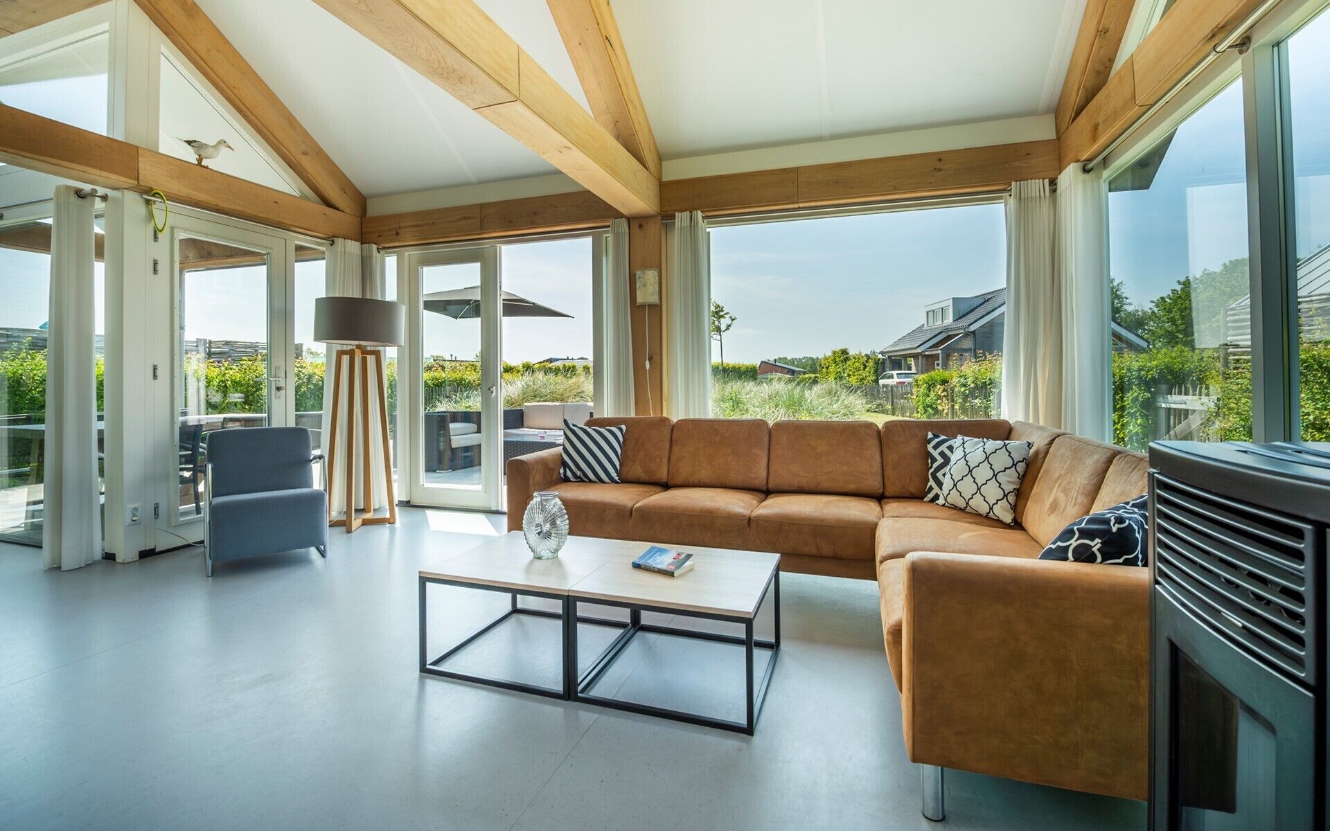 TV, fireplace, stereo