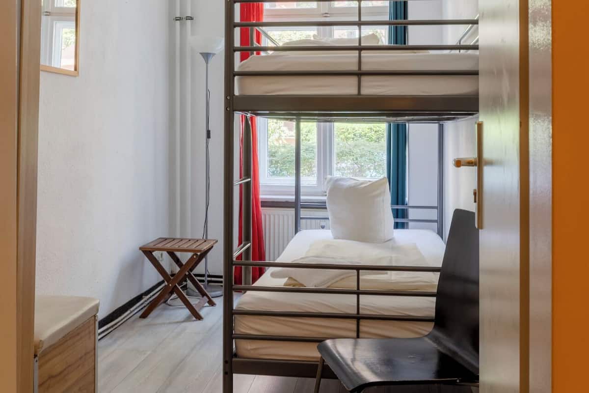 Basic Twin Room | Free WiFi