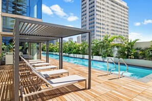 Pool - Lux Sky Ala Moana 39th Fl • Modern Monthly Suite/Walk to the mall, Magic Island (Honolulu)