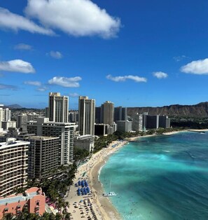 Beach - Lux Sky Ala Moana 39th Fl • Modern Monthly Suite/Walk to the mall, Magic Island (Honolulu)