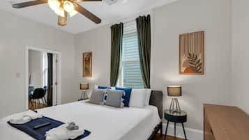 Escrivaninha, ferros/tábuas de passar roupa, Wi-Fi de cortesia