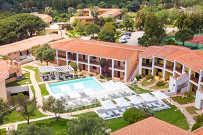 Exterior - Three-Room Suite: 70 sq m (maximum 6 guests + 1 infant in a cot - 0-2 years old), consisting of a living room with a double sofa bed, a double bedroom and a bedroom with twin beds, a bathroom with shower, and a kitchenette.Some three-room apartments have (Costa Serena)