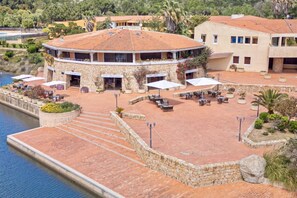 Exterior - Three-Room Suite: 70 sq m (maximum 6 guests + 1 infant in a cot - 0-2 years old), consisting of a living room with a double sofa bed, a double bedroom and a bedroom with twin beds, a bathroom with shower, and a kitchenette.Some three-room apartments have (Costa Serena)
