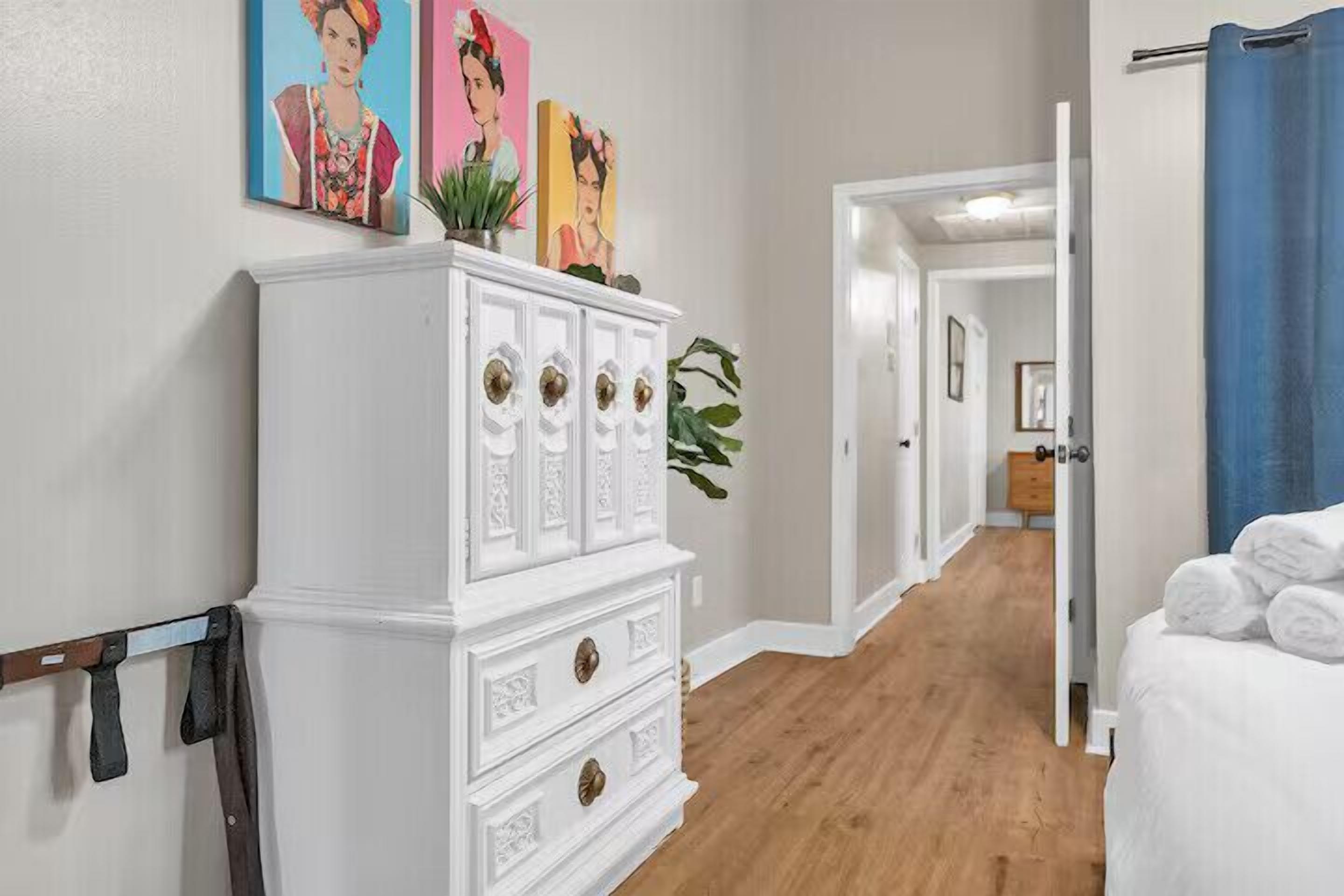 Bügeleisen/Bügelbrett, kostenloses WLAN