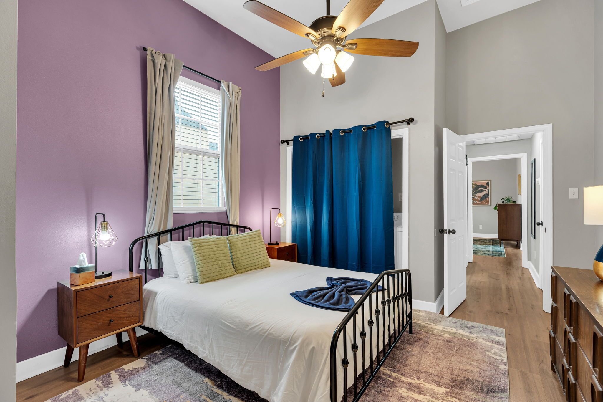 Bureau, fer et planche à repasser, Wi-Fi gratuit