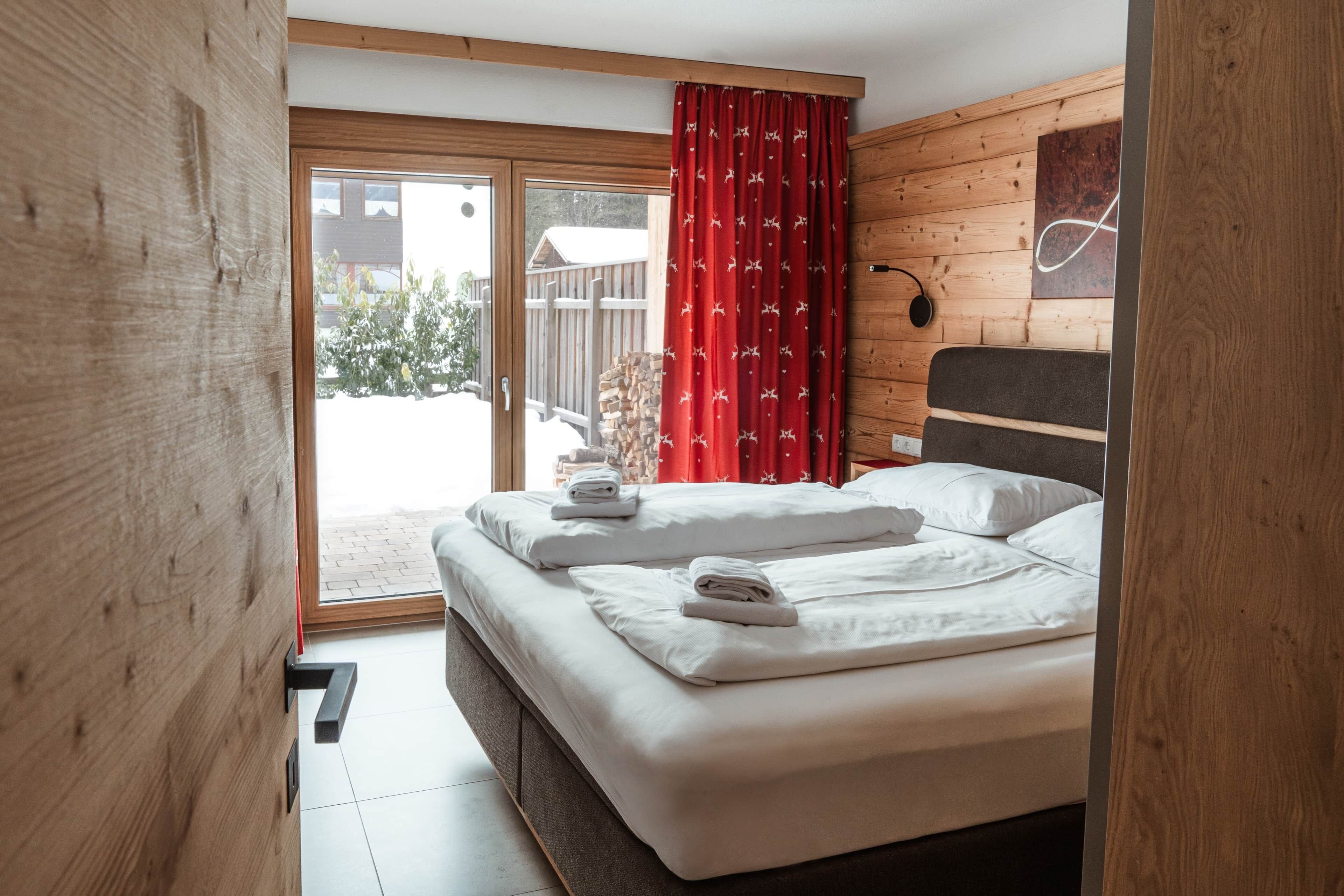 Coffres-forts dans les chambres, Wi-Fi, draps fournis