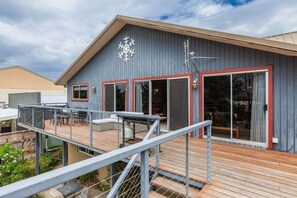 Terrace/patio - Jindy Hutt -The Hub for Mountain Biking, Water Sports,Hiking (Jindabyne)
