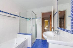 Hair dryer - Jindy Hutt -The Hub for Mountain Biking, Water Sports,Hiking (Jindabyne)