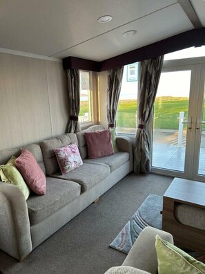 Living area - Primrose Valley Holiday Park - Holiday Accommodation 4062 (Filey)