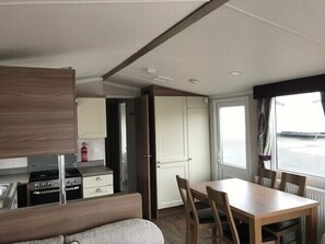 Dining - Primrose Valley Holiday Park - Holiday Accommodation 4062 (Filey)