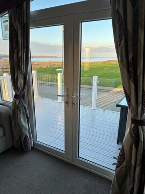 Interior - Primrose Valley Holiday Park - Holiday Accommodation 4062 (Filey)