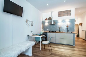 Apartment | Premium bedding, down comforters, iron/ironing board, cribs/infant beds - Il Nido tra le Mura (Como)