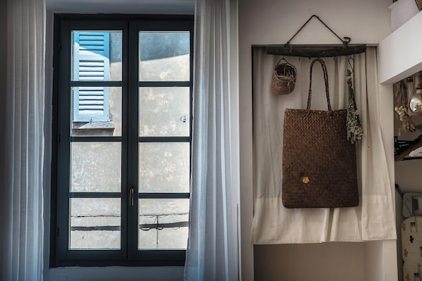 Apartment | Premium bedding, down comforters, iron/ironing board, cribs/infant beds - Il Nido tra le Mura (Como)