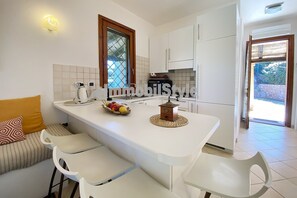 Horno, parrilla de estufa y lavavajillas 