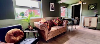 Large Period Property On The Edge Of City Centre.