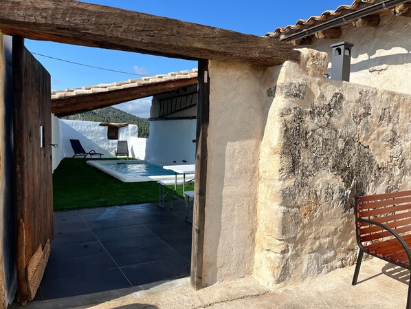 Terrace/patio - Holiday Home 'Casacastillo28' with Mountain View, Wi-Fi and Air Conditioning (Peñarroya de tastavins)