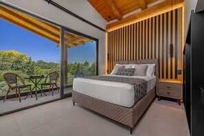 In-room safe, blackout curtains, free WiFi