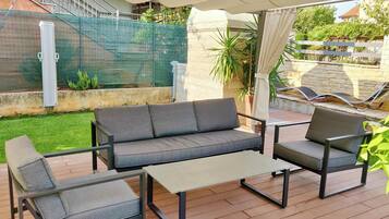 Apartment, 2 Bedrooms, Patio, Garden View | Terrace/patio