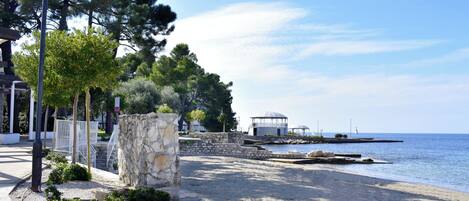 Appartement, 2 chambres, patio, vue sur le jardin | Plage