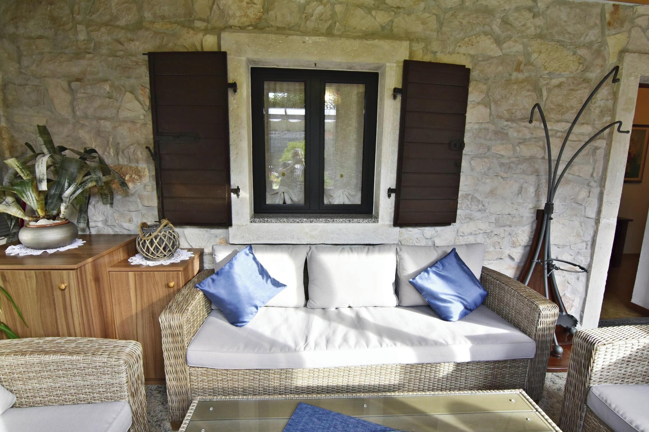 Căn hộ, 2 phòng ngủ, sân hiên, quang cảnh vườn | Phòng khách