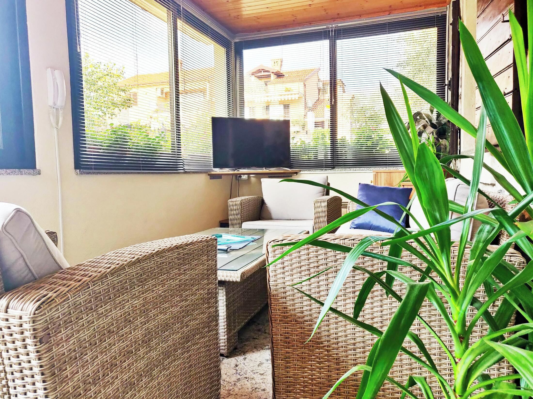 Apartment, 2 Bedrooms, Patio, Garden View | Living room