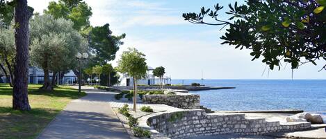 Lejlighed - 2 soveværelser - terrasse - udsigt til have | Overnatningsstedets område