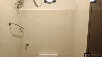 Classic Double Room | Bathroom