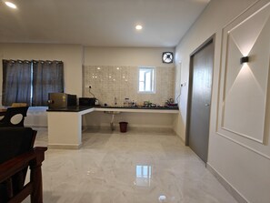 Classic Double Room | Living area