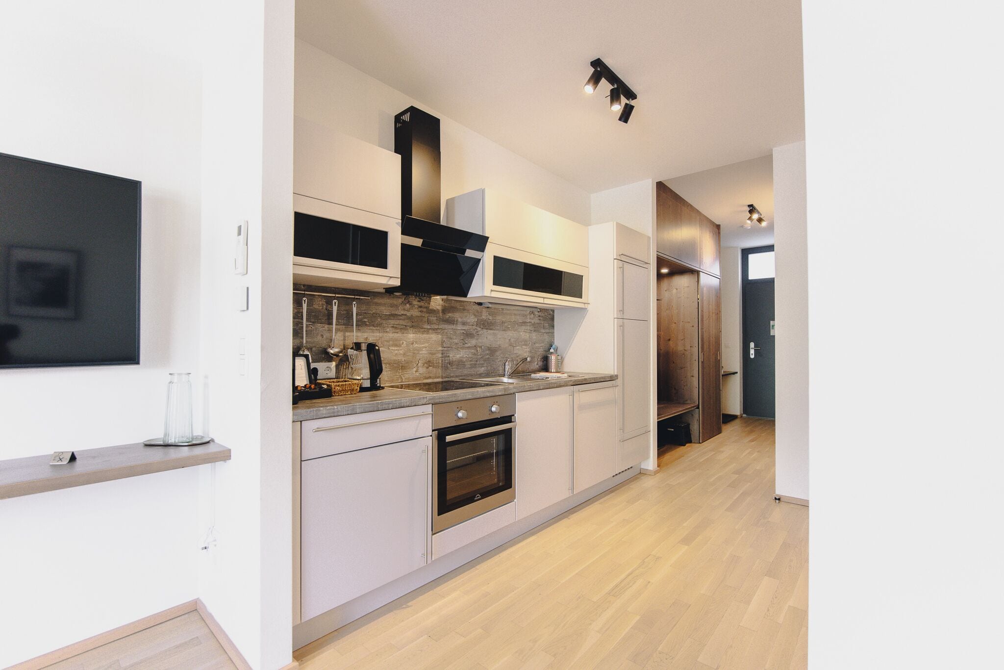Deluxe Apartment, Balcony, City View | Private kitchen