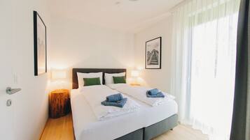 In-room safe, soundproofing, iron/ironing board, free WiFi