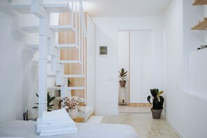 Bügeleisen/Bügelbrett, Reisekinderbett, kostenloses WLAN, Bettwäsche