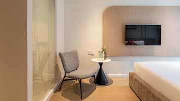 Presidential Suite, 2 Bedrooms, City View, Poolside | Egyptian cotton sheets, premium bedding, down duvets