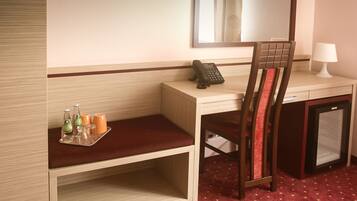 Desk, laptop workspace, free WiFi