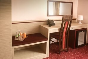Desk, laptop workspace, free WiFi - Hotel Vinci (Modlniczka)