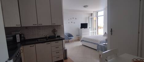 アイロン / アイロン台、WiFi (無料)、ベッドシーツ